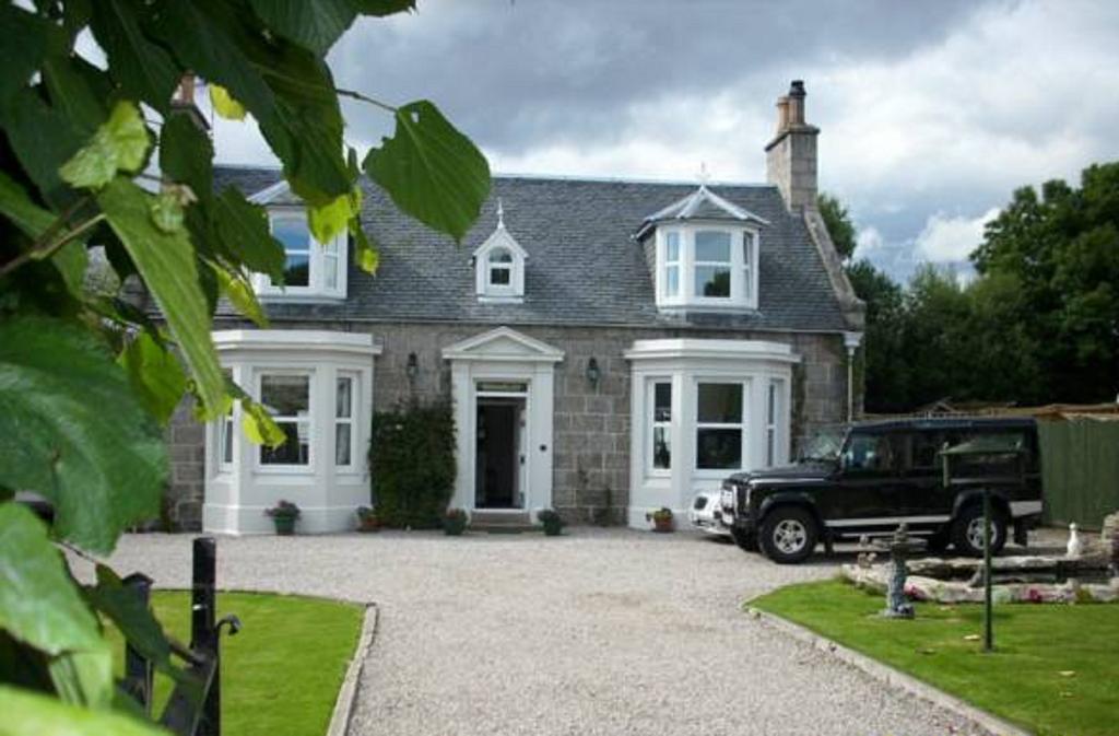 Waverley Villa Grantown-on-Spey Exterior photo